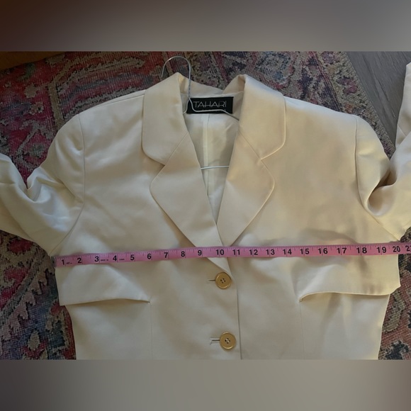 Tahari dress. Day to evening Dress - Picture 13 of 13